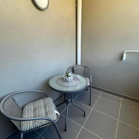 Charming 26m Near The Of Agosta! شقة *